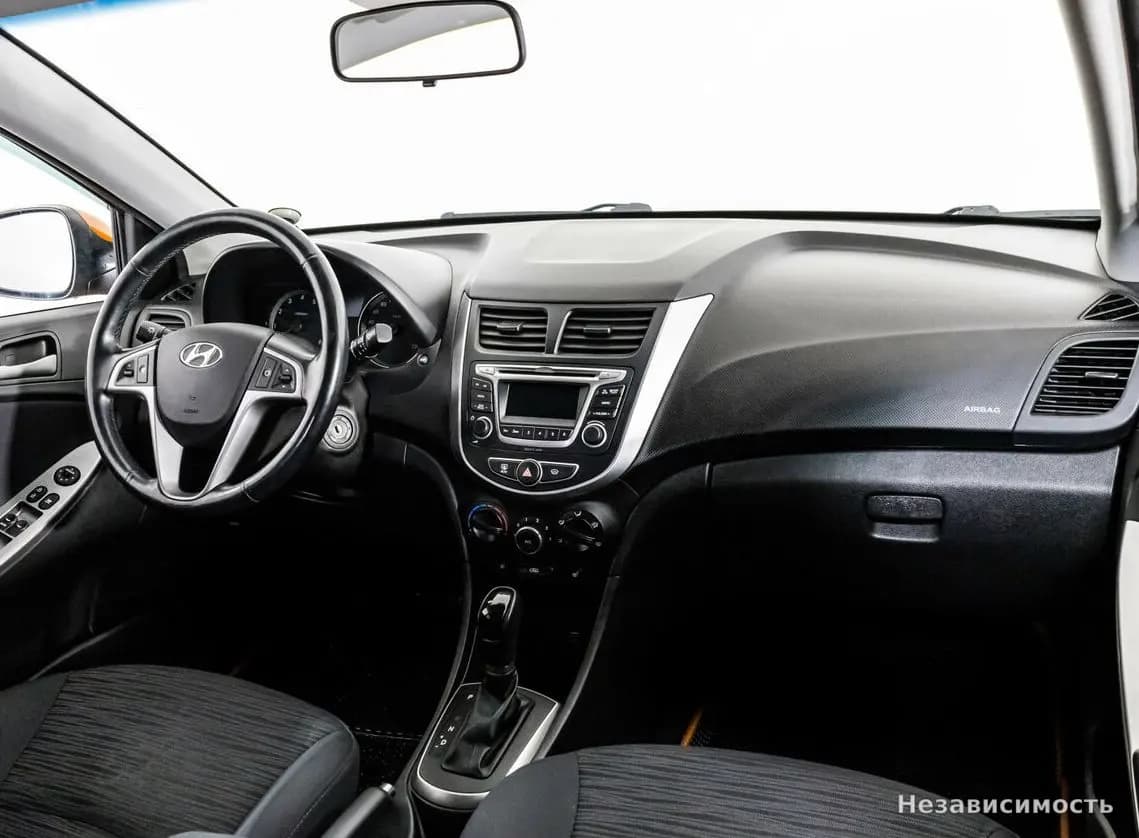 Hyundai Solaris 2014 с пробегом — фото 7