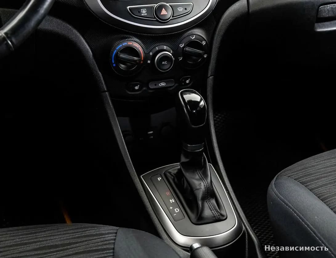 Hyundai Solaris 2014 с пробегом — фото 10