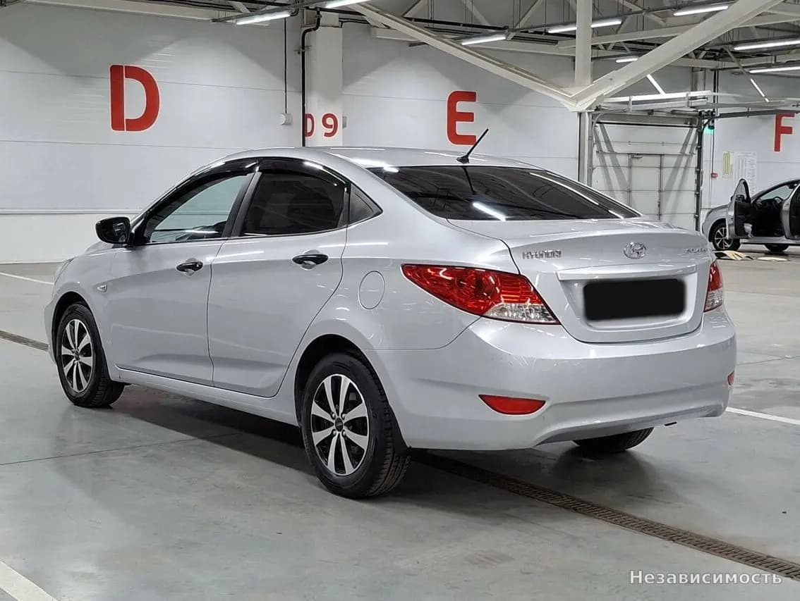 Hyundai Solaris 2014 с пробегом — фото 7