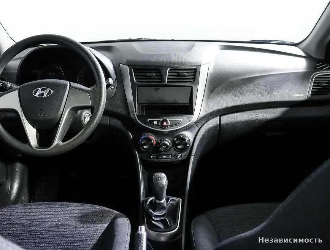 Hyundai Solaris 2016 с пробегом — фото 10