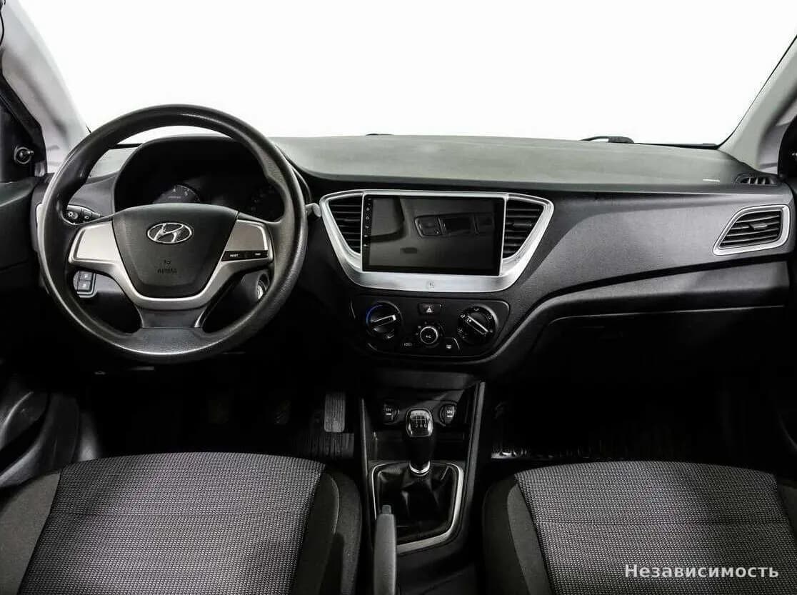 Hyundai Solaris 2017 с пробегом — фото 10