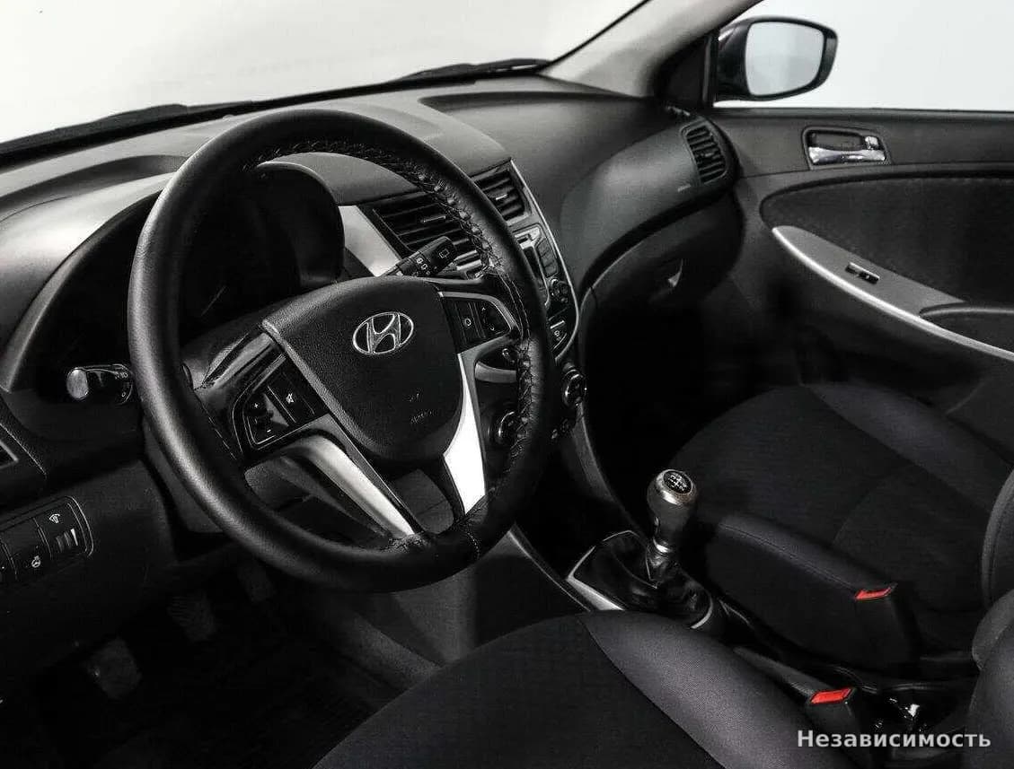 Hyundai Solaris 2013 с пробегом — фото 9