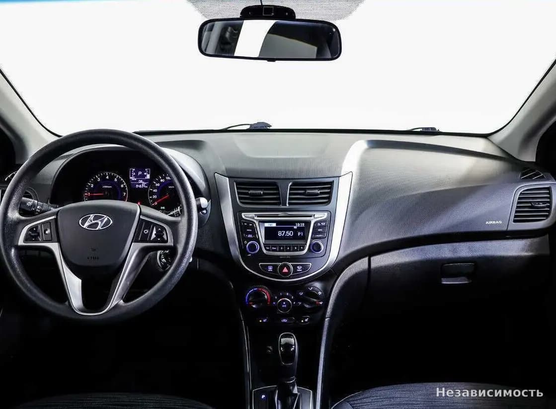 Hyundai Solaris 2015 с пробегом — фото 9
