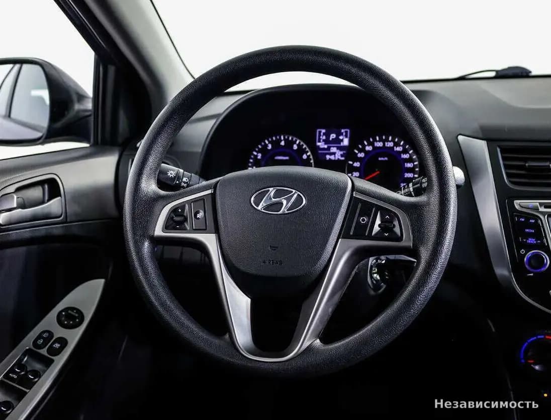 Hyundai Solaris 2015 с пробегом — фото 10