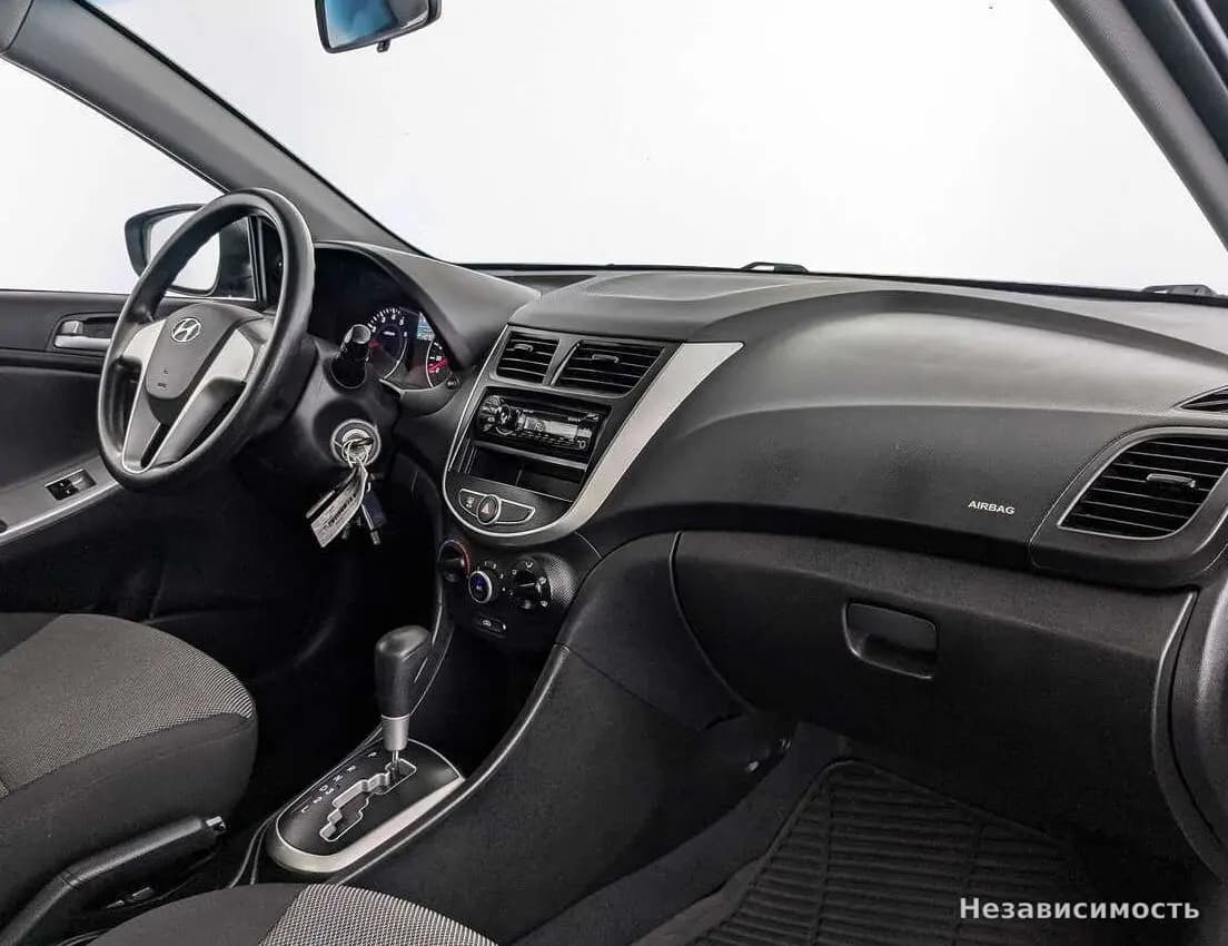 Hyundai Solaris 2013 с пробегом — фото 9