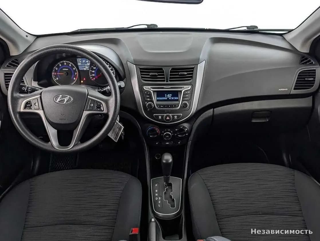 Hyundai Solaris 2015 с пробегом — фото 10