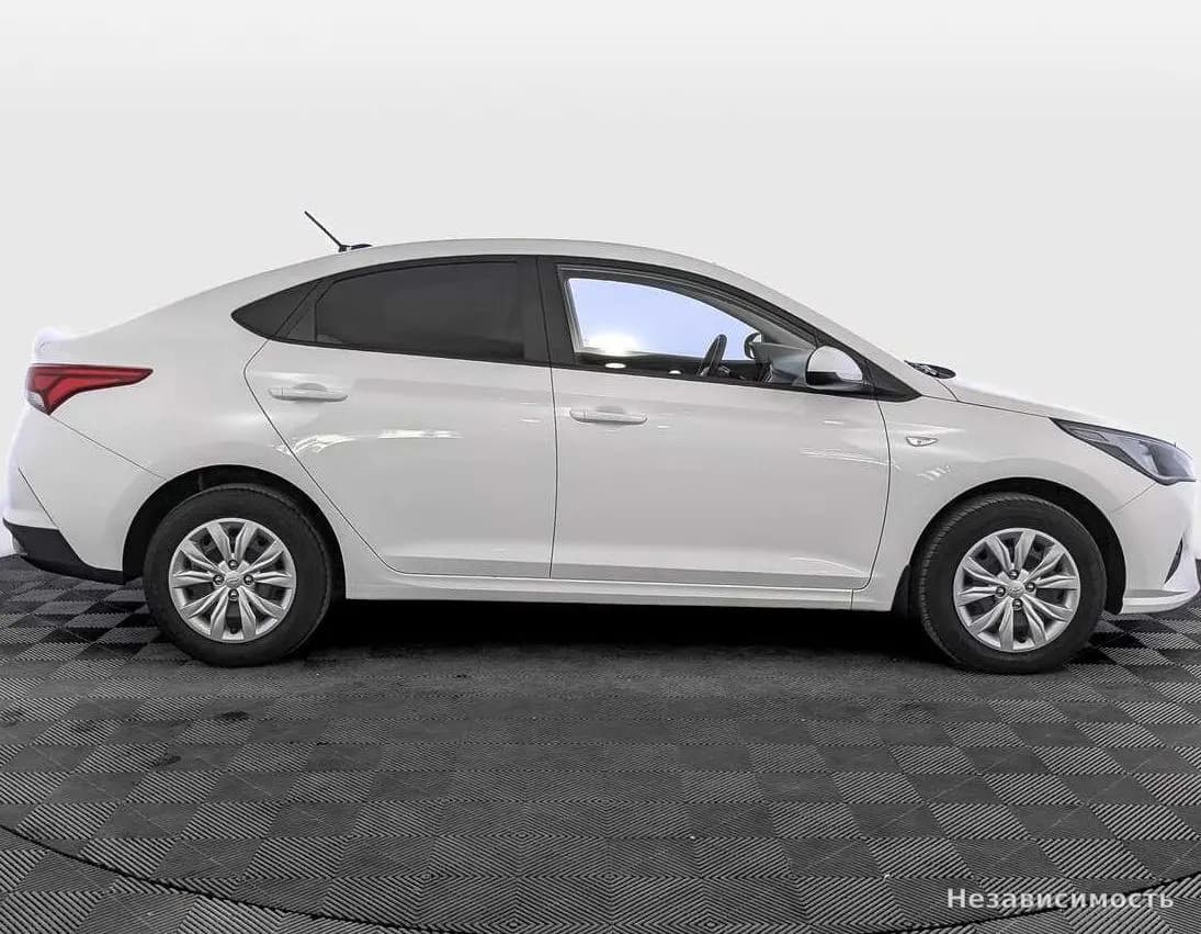 Hyundai Solaris 2022 с пробегом — фото 4