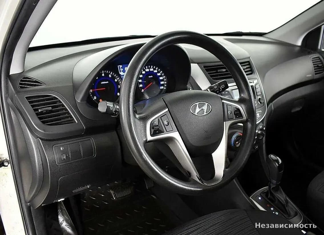 Hyundai Solaris 2014 с пробегом — фото 7