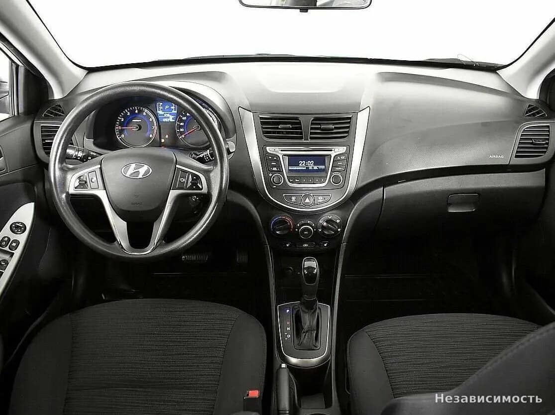 Hyundai Solaris 2014 с пробегом — фото 10