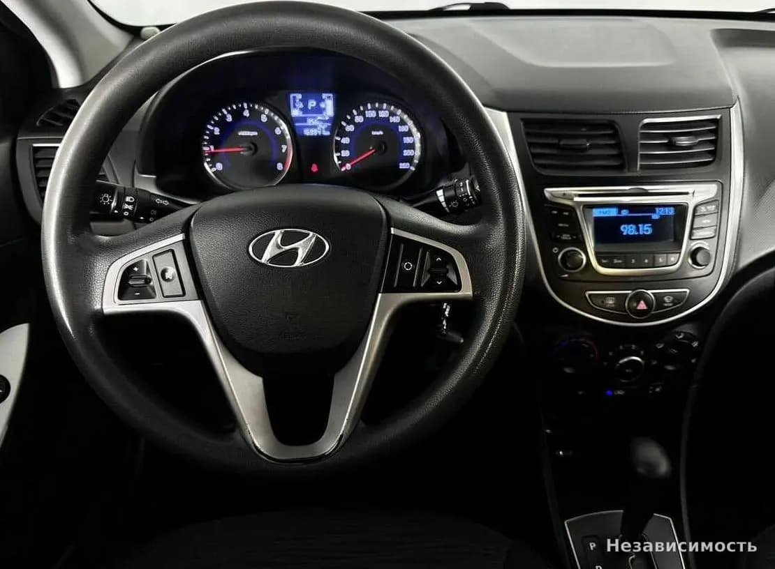 Hyundai Solaris 2015 с пробегом — фото 10