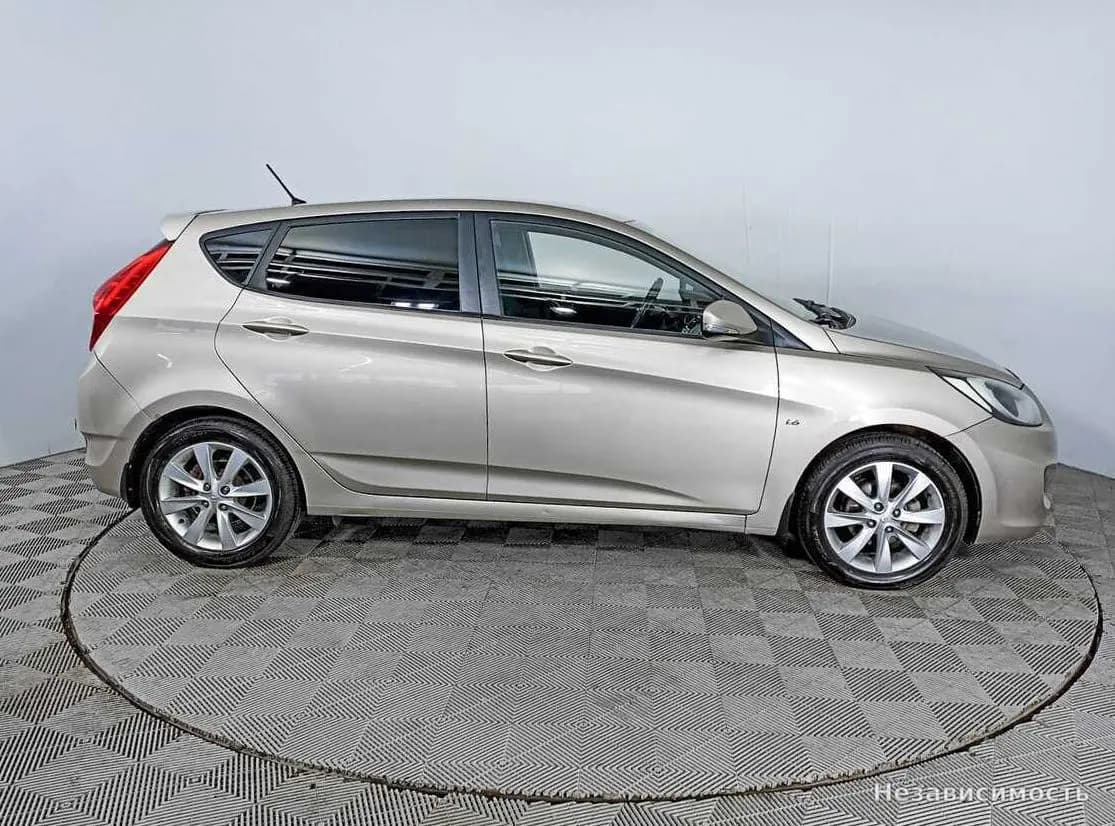 Hyundai Solaris 2012 с пробегом — фото 4