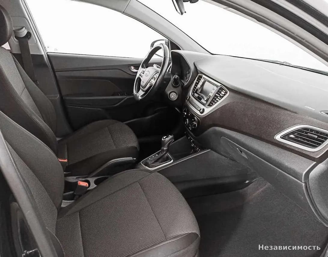 Hyundai Solaris 2017 с пробегом — фото 9