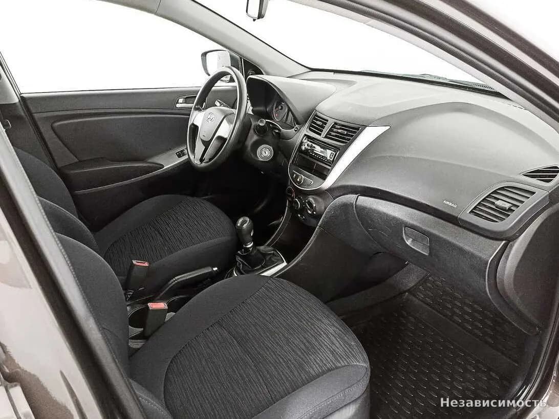 Hyundai Solaris 2014 с пробегом — фото 9