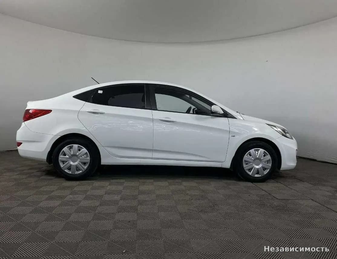 Hyundai Solaris 2012 с пробегом — фото 4