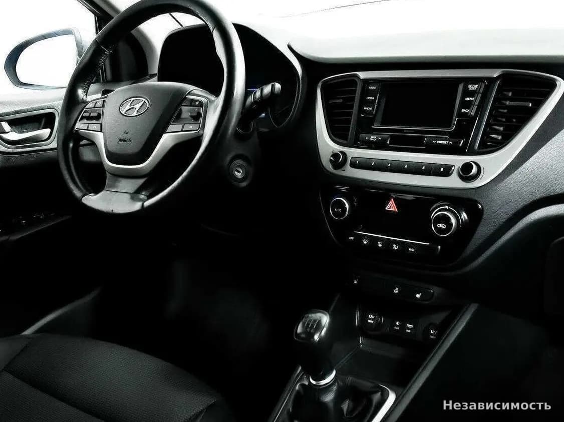 Hyundai Solaris 2017 с пробегом — фото 9