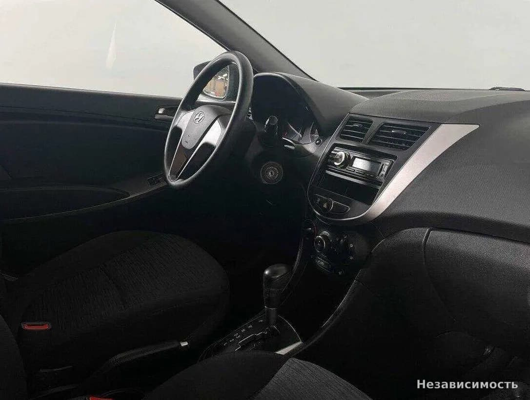 Hyundai Solaris 2016 с пробегом — фото 9