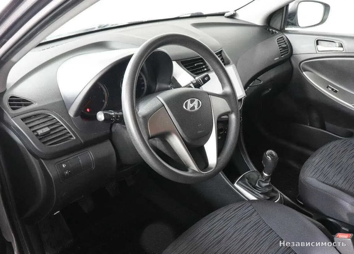 Hyundai Solaris 2016 с пробегом — фото 9