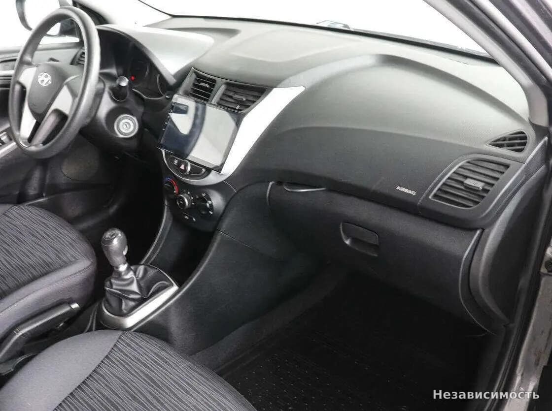Hyundai Solaris 2016 с пробегом — фото 10