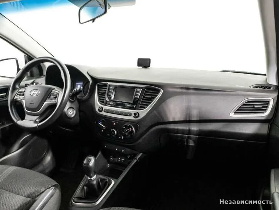 Hyundai Solaris 2017 с пробегом — фото 9