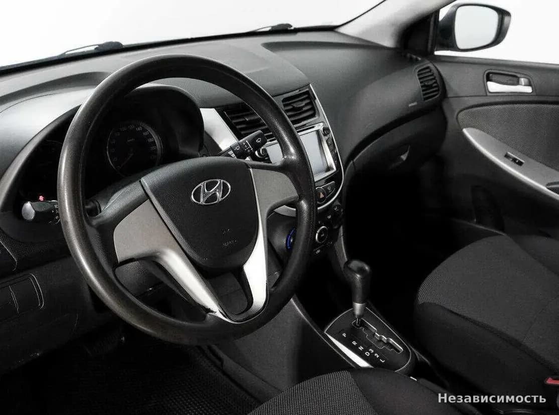 Hyundai Solaris 2013 с пробегом — фото 9