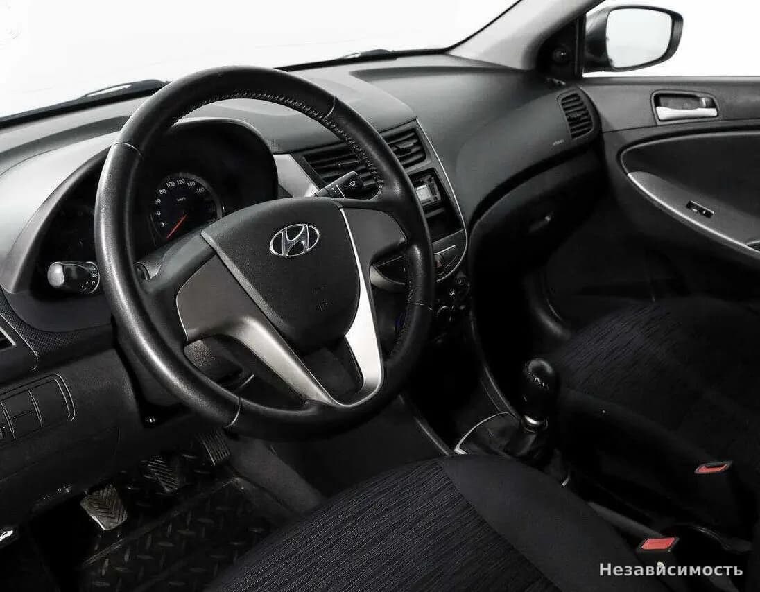 Hyundai Solaris 2014 с пробегом — фото 6