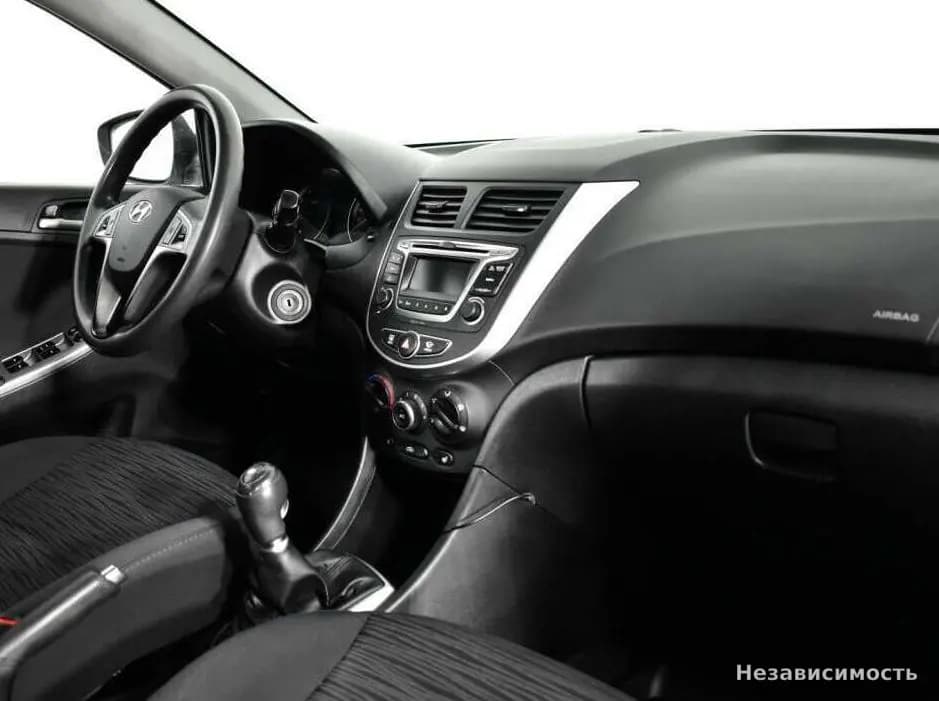 Hyundai Solaris 2016 с пробегом — фото 9