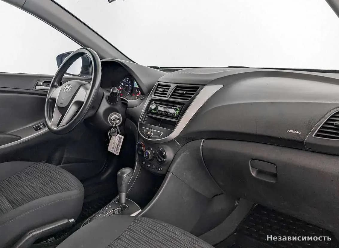 Hyundai Solaris 2014 с пробегом — фото 9