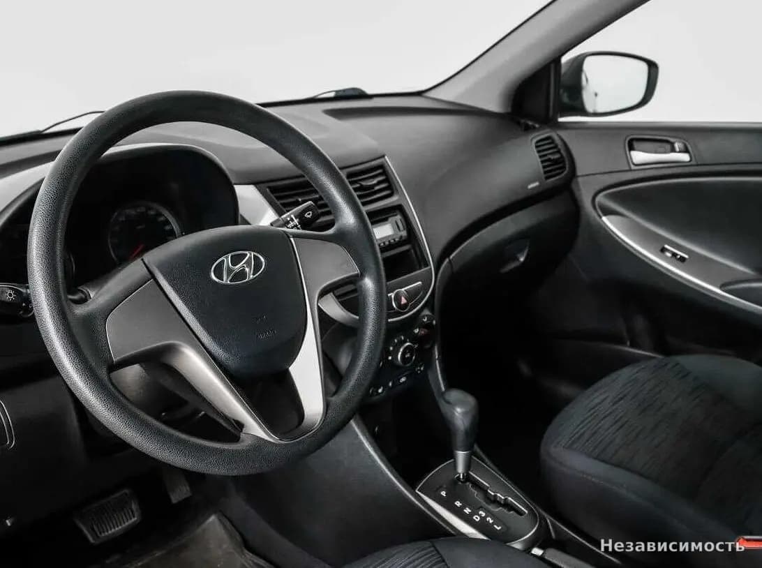 Hyundai Solaris 2016 с пробегом — фото 9
