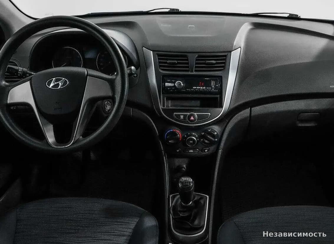 Hyundai Solaris 2016 с пробегом — фото 10