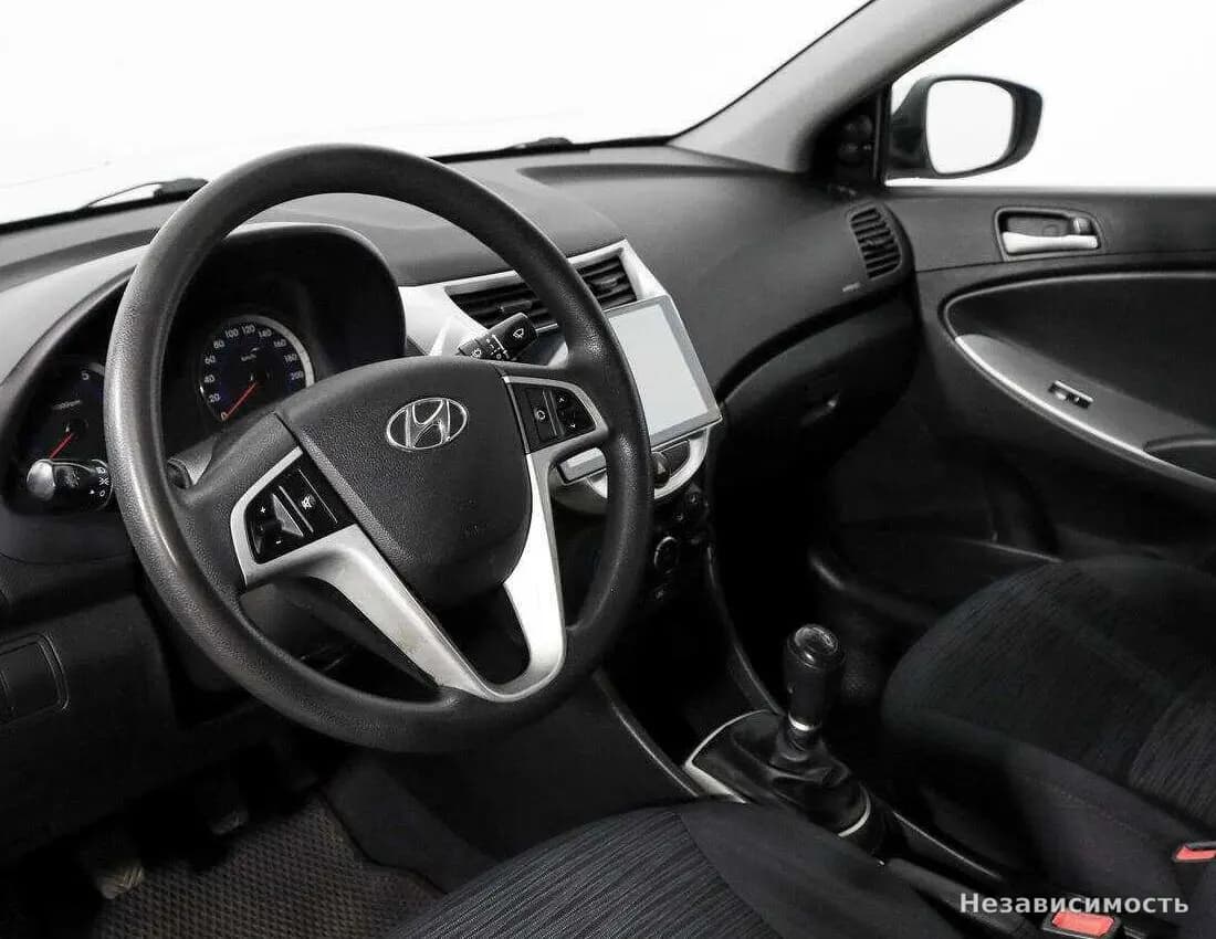 Hyundai Solaris 2016 с пробегом — фото 9