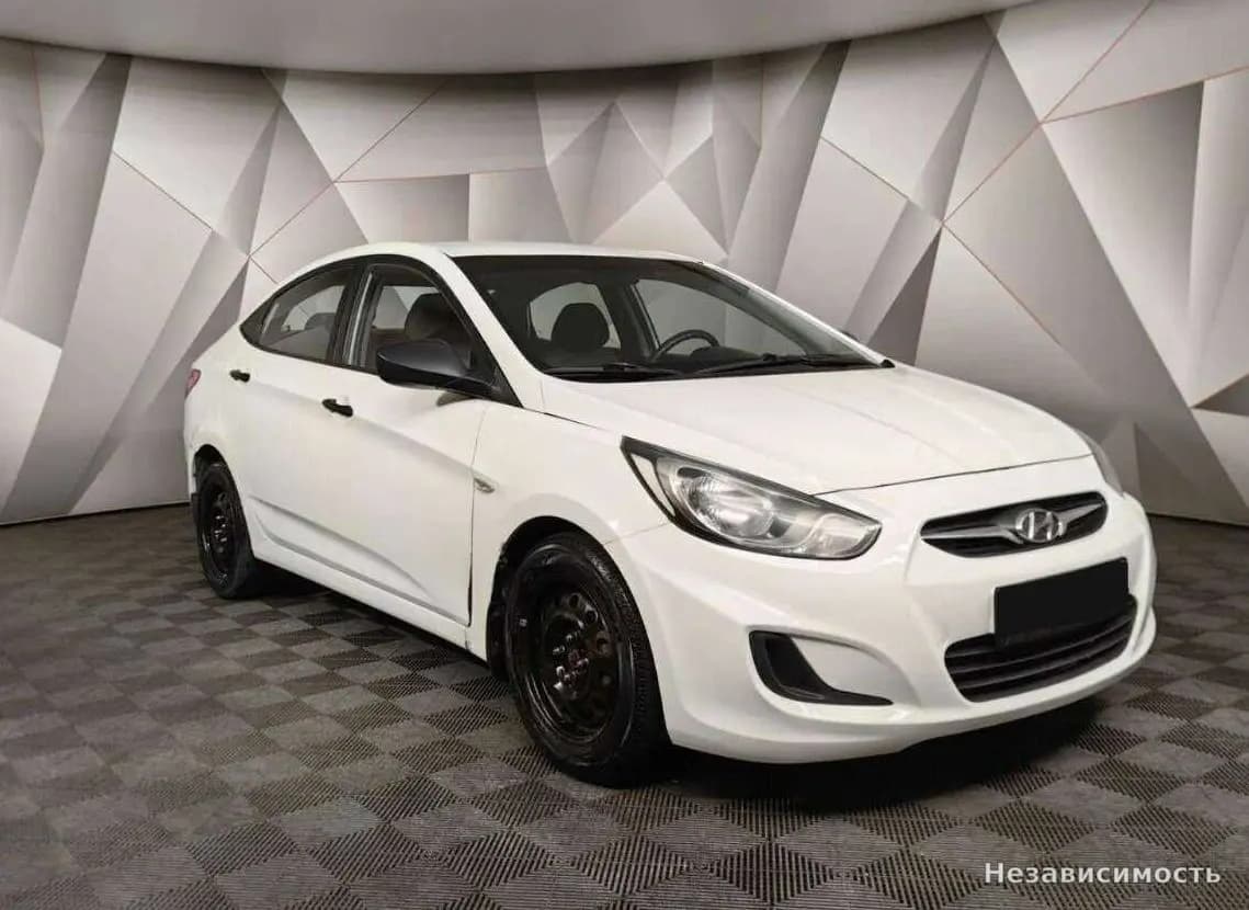 Hyundai Solaris 2013 с пробегом — фото 3