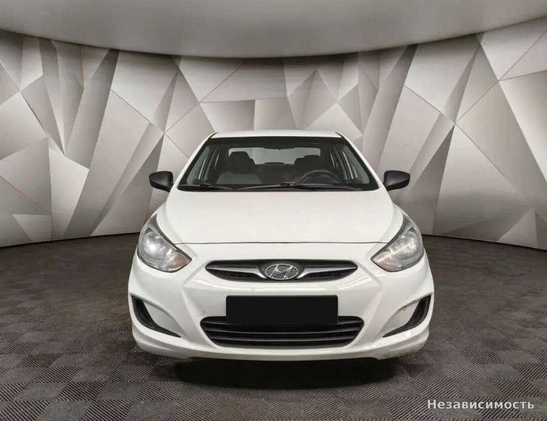 Hyundai Solaris 2013 с пробегом — фото 7