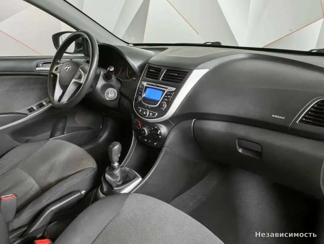 Hyundai Solaris 2013 с пробегом — фото 9