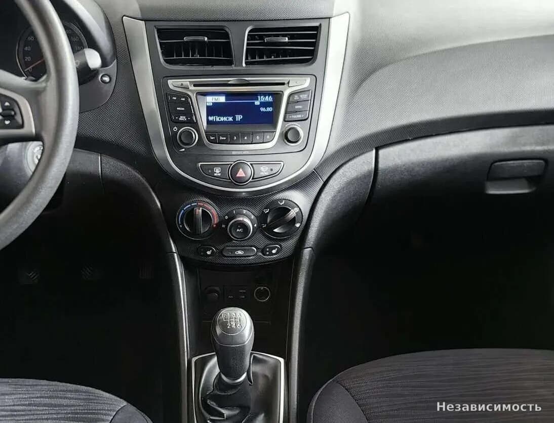 Hyundai Solaris 2016 с пробегом — фото 10