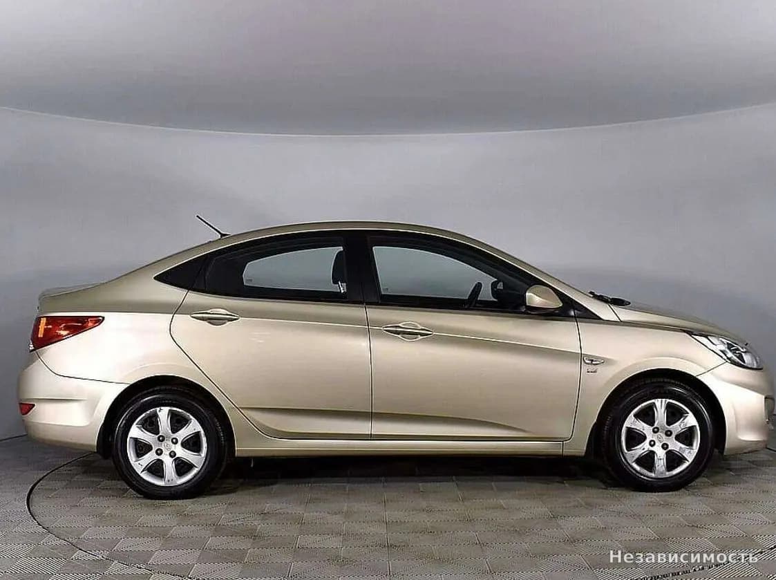Hyundai Solaris 2014 с пробегом — фото 5