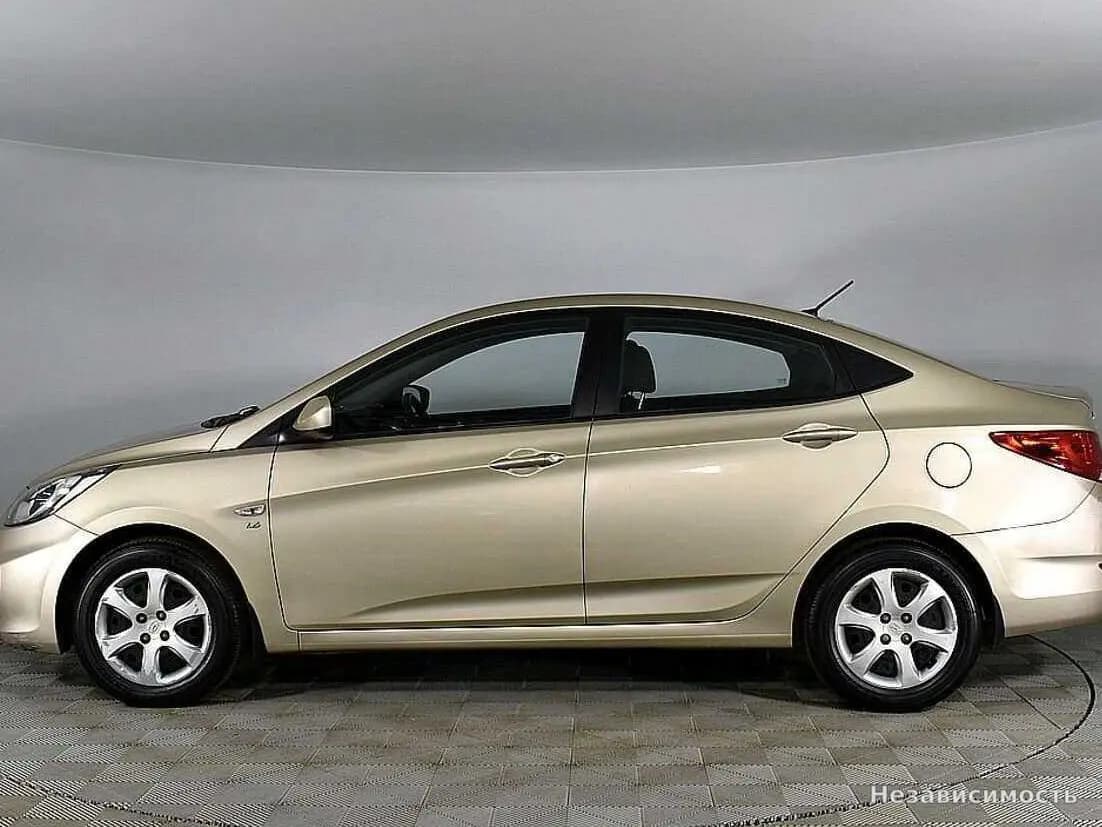Hyundai Solaris 2014 с пробегом — фото 6