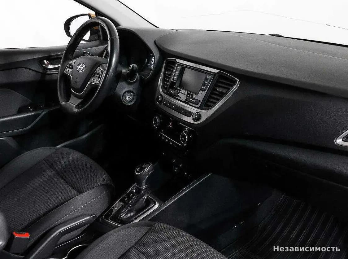 Hyundai Solaris 2017 с пробегом — фото 9