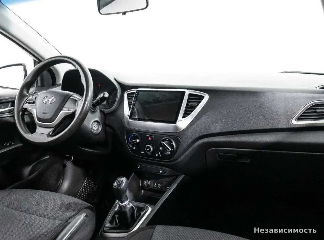 Hyundai Solaris 2017 с пробегом — фото 9