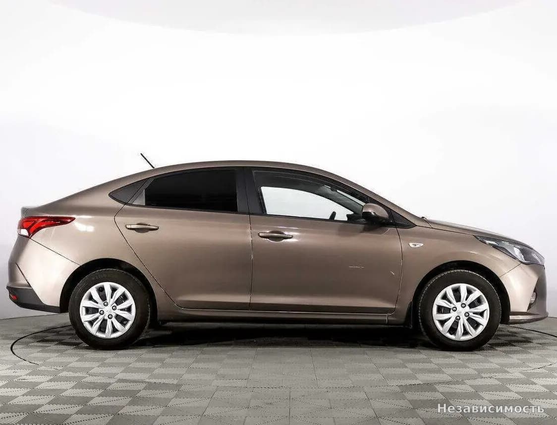 Hyundai Solaris 2022 с пробегом — фото 4