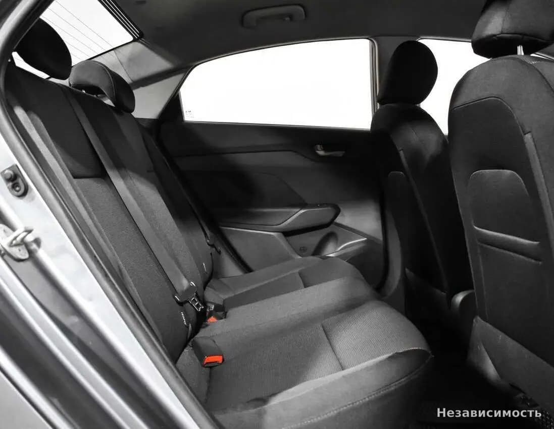 Hyundai Solaris 2017 с пробегом — фото 10