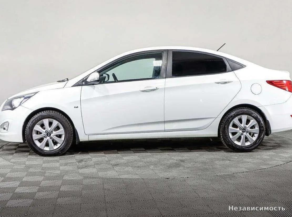 Hyundai Solaris 2016 с пробегом — фото 7