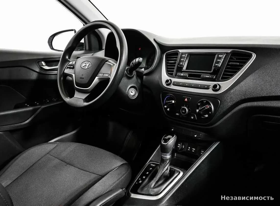 Hyundai Solaris 2018 с пробегом — фото 9