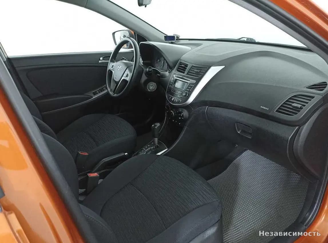 Hyundai Solaris 2016 с пробегом — фото 9