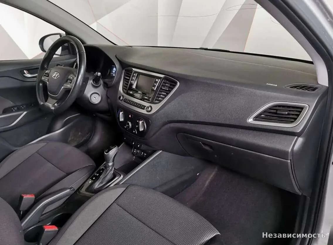 Hyundai Solaris 2018 с пробегом — фото 9