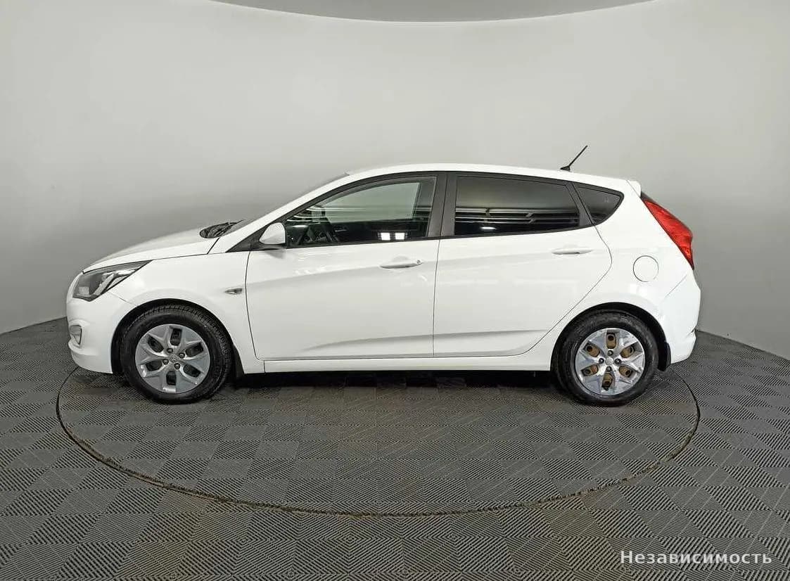 Hyundai Solaris 2016 с пробегом — фото 6