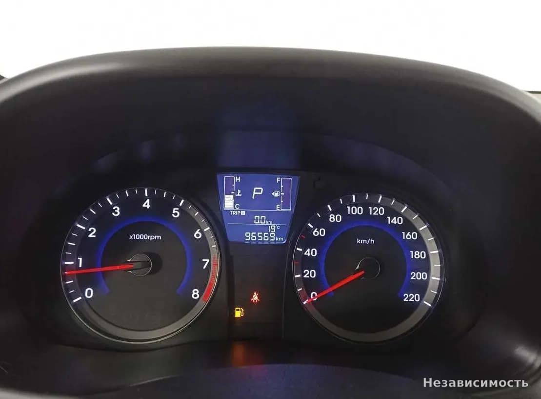Hyundai Solaris 2016 с пробегом — фото 10