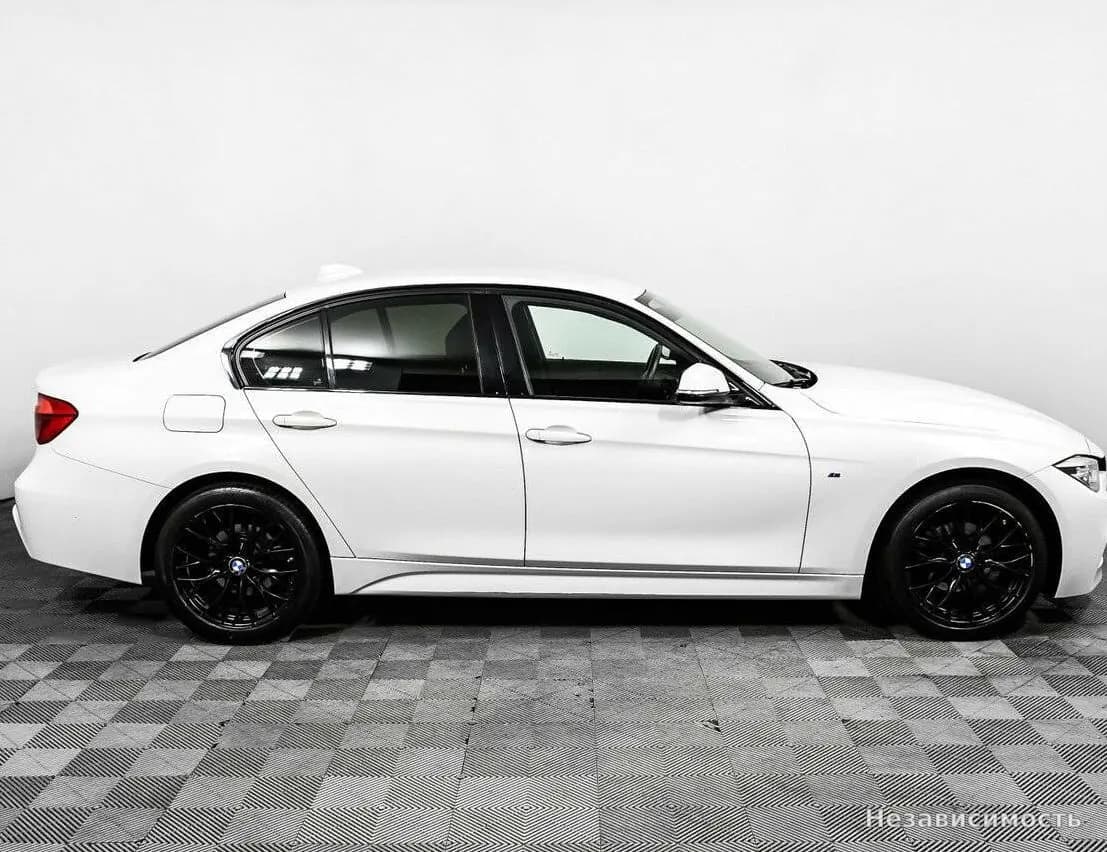 BMW 3 серии 2018 с пробегом — фото 4