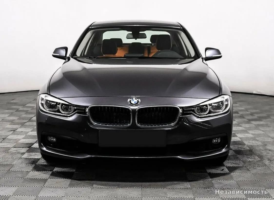 BMW 3 серии 2017 с пробегом — фото 2