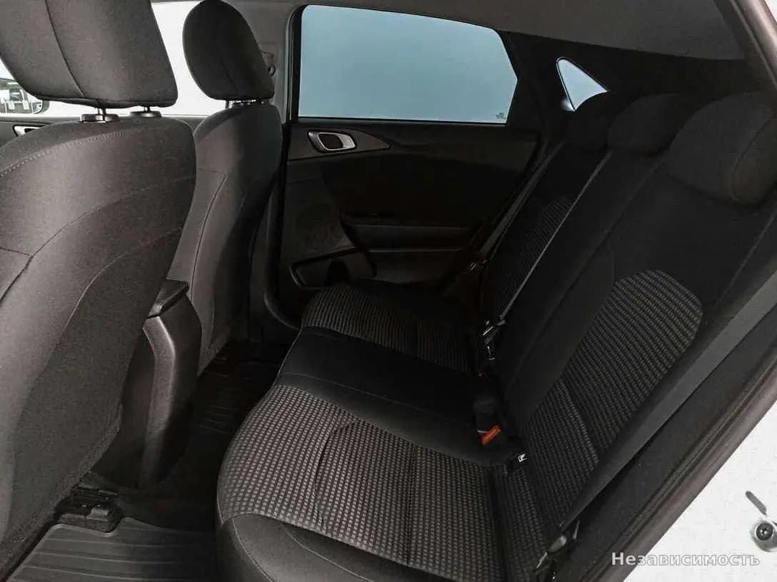 KIA Ceed 2019 с пробегом — фото 10