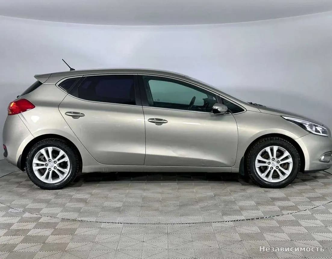 KIA Ceed 2014 с пробегом — фото 5